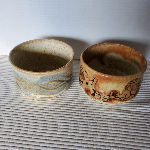 2 Handmade Pottered Bowls Vintage Pottery Brown Blue Signed 20oz - Picture 5 of 9